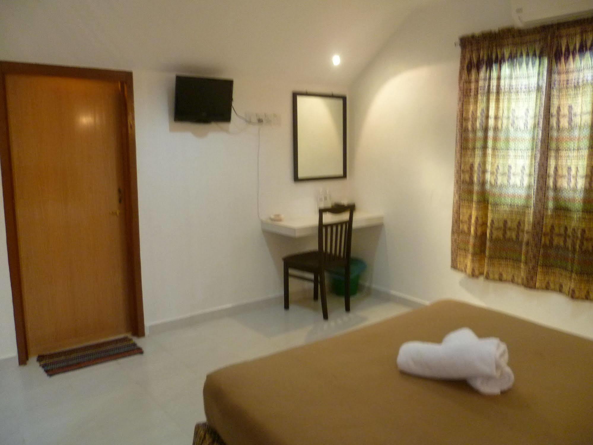 Noor Arfa River Chalet Kuala Terengganu Bagian luar foto